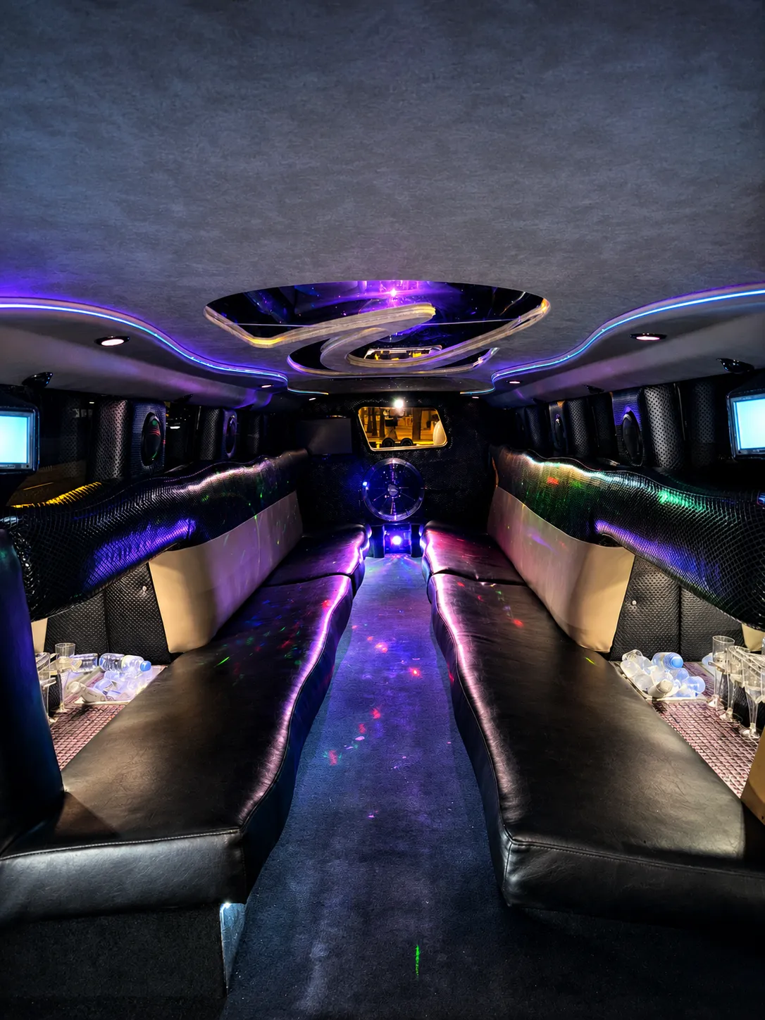 Hummer stretch limousine in Mallorca 3